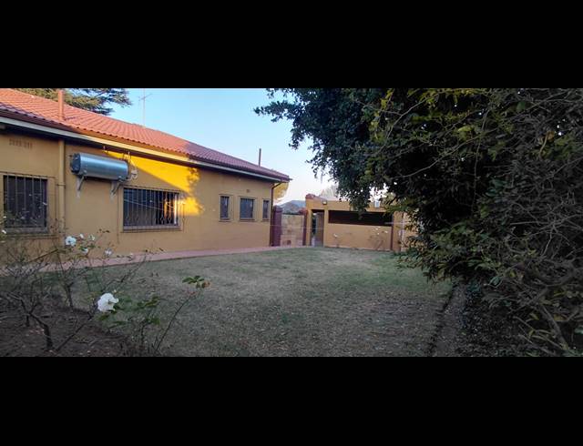 6 BEDROOM FREEHOLD FOR SALE IN NORTHMEAD